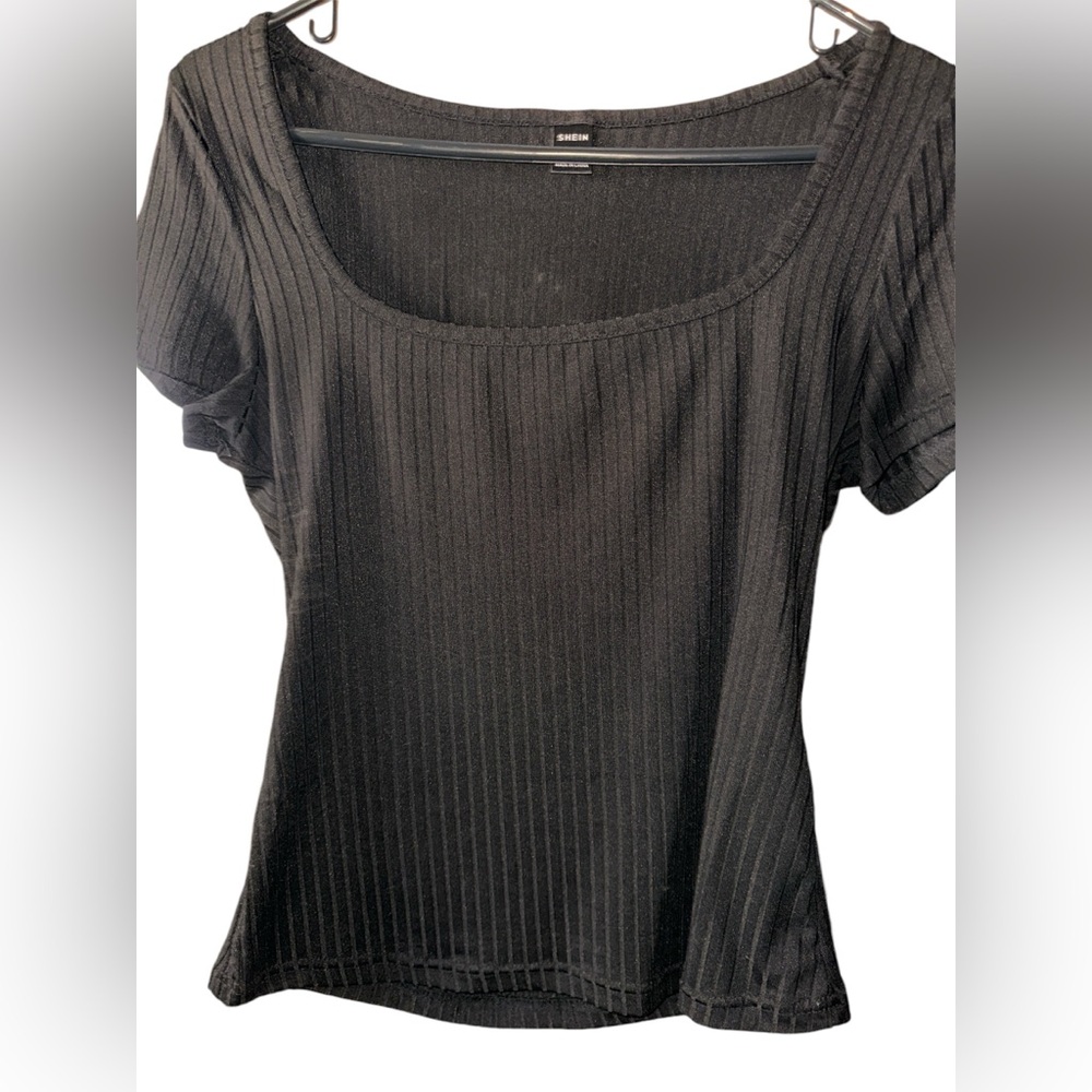 Black ribbed crop top